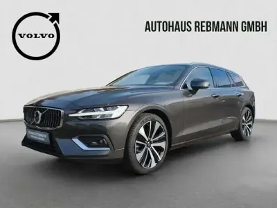 Gebraucht Volvo V60 145 PS (106 kW) 2023 Kombi