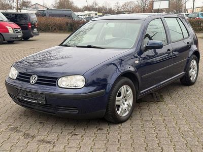 Blau Gebraucht 2002 VW Golf Limousine | 3.798 € (Teuer)