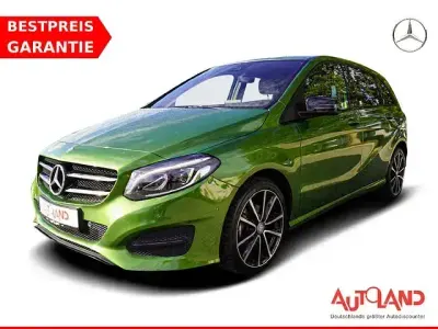 Gebraucht Mercedes B180 Urban 122 PS (89 kW) 2016 Elbait grün met. Kleinwagen