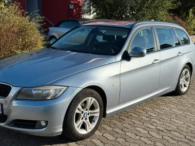 Brugt BMW 318 143 HK (105 kW) 2011 Sølv Stationcar