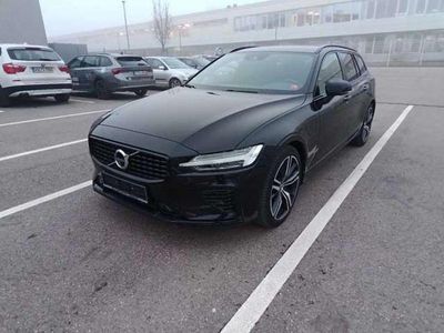 Onyx black / metallic Gebraucht 2020 Volvo V60 R-Design Kombi | 28.990 € (Fairer Preis)