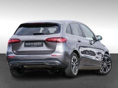 Grau Gebraucht 2024 Mercedes B180 Progressive Van / Kleinbus | 29.990 € (Fairer Preis)