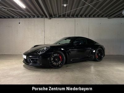 Porsche 911 Carrera 4 GTS