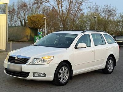 Gebraucht Skoda Octavia 2009 Weiß Kombi