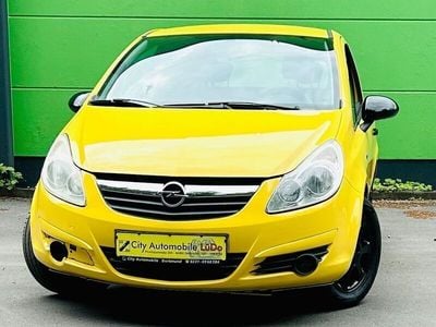 Gelb Gebraucht 2000 Opel Corsa Selection Kleinwagen | 2.480 €