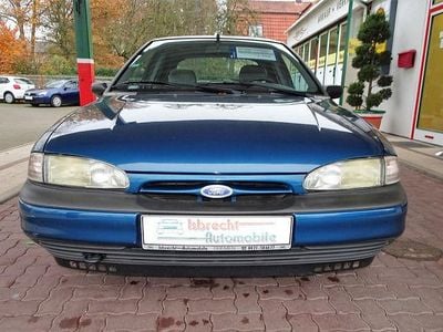 Gebraucht Ford Mondeo 90 PS (66 kW) 1993 Blau metallic Limousine
