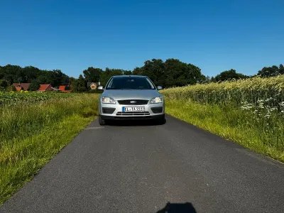 Gebraucht Ford Focus 109 PS (80 kW) 2007 Grau Kombi
