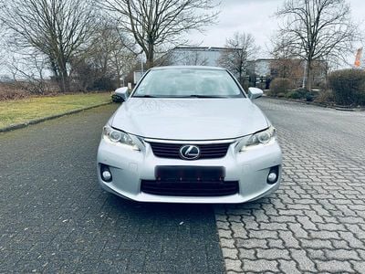 Gebraucht Lexus CT200h 136 PS (100 kW) 2011 Silber Kleinwagen