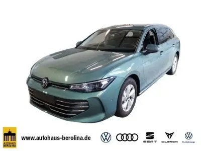Gebraucht VW Passat Business 150 PS (110 kW) 2025 Grün Kombi