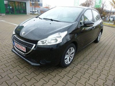 Schwarz Gebraucht 2015 Peugeot 208 Active Kleinwagen | 4.500 € (Guter Preis)