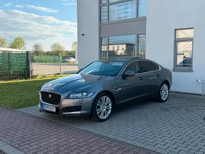 Usata Jaguar XF 180 CV (132 kW) 2018 Grigio Berlina