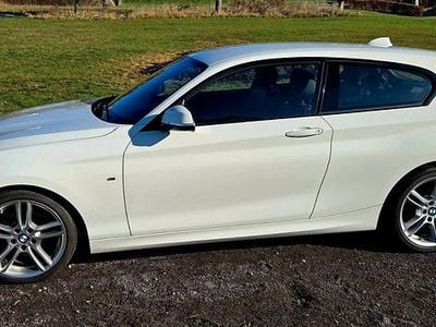 Gebraucht BMW 120 M Sport 190 PS (139 kW) 2017 Weiß Kleinwagen