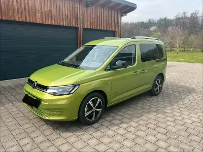 Gebraucht VW Caddy Goal 116 PS (85 kW) 2025 Grün Van / Kleinbus