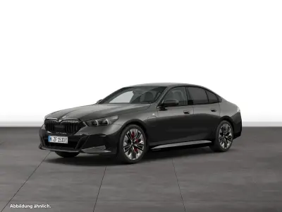 Gebraucht BMW 550e Sport Line 489 PS (359 kW) 2025 Grau Limousine