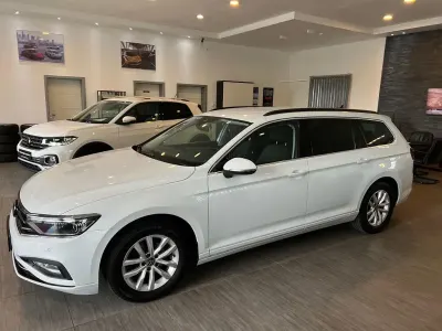 Gebraucht VW Passat 150 PS (110 kW) 2023 Weiß Kombi