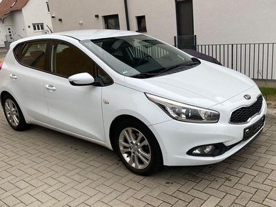 Casa white Gebraucht 2012 Kia Ceed Kleinwagen | 5.300 € (Fairer Preis)