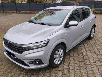 Silber Gebraucht 2021 Dacia Sandero Comfort Kleinwagen | 12.199 € (Fairer Preis)