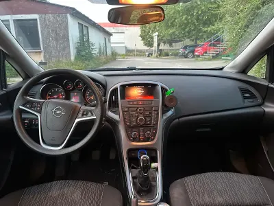 Gebraucht Opel Astra 116 PS (85 kW) 2015 Weiß Kombi