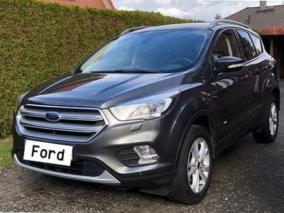 Gebraucht Ford Kuga Titanium 150 PS (110 kW) 2017 Grau SUV