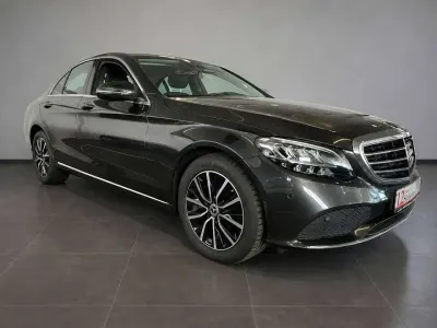 Gebraucht Mercedes C220 194 PS (142 kW) 2021 Olivgruen matt Limousine