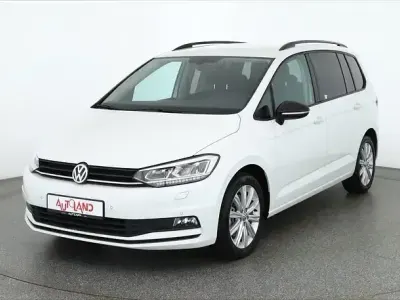 Gebraucht VW Touran Highline 150 PS (110 kW) 2019 Pure white Van / Kleinbus