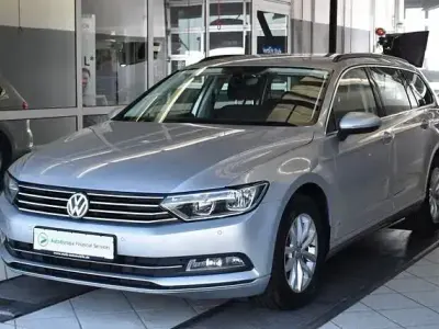 Gebraucht VW Passat Comfortline 120 PS (88 kW) 2016 Reflexsilber metallic Kombi