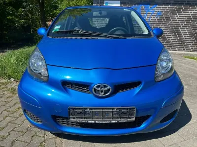 Używany Toyota Aygo 68 KM (50 kW) 2009 Niebieski Hatchback