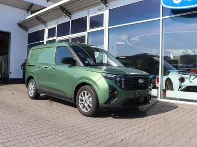 Gebraucht Ford Courier Limited 101 PS (74 kW) 2025 Grün Van / Kleinbus