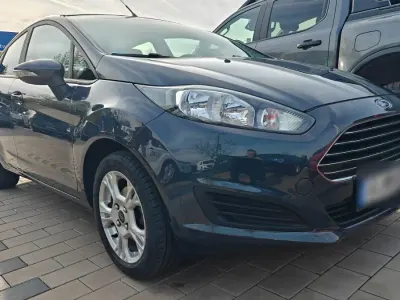 Używany Ford Fiesta 60 KM (44 kW) 2013 Niebieski Hatchback