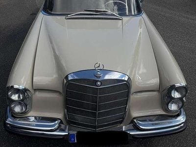Gebraucht Mercedes 220 163 PS (119 kW) 1964 Beige Coupé