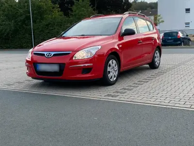 Gebraucht Hyundai i30 126 PS (92 kW) 2009 Rot Kombi