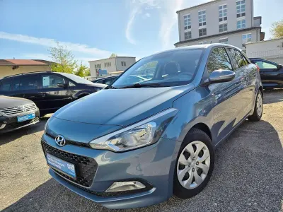Second-hand Hyundai i20 GO! 75 CP (55 kW) 2017 Albastru Hatchback