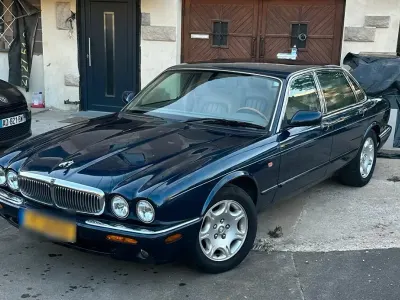 Gebraucht Jaguar XJ8 Sovereign 235 PS (172 kW) 2000 Blau Limousine