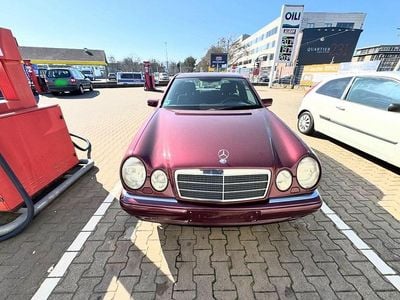 Gebraucht Mercedes E230 Elegance 150 PS (110 kW) 1996 Rot Limousine