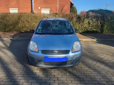 Gebraucht Ford Fiesta 60 PS (44 kW) 2006 Silber Kleinwagen