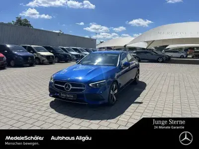 Gebraucht Mercedes C180 Avantgarde 170 PS (125 kW) 2024 Lack spektralblau Limousine
