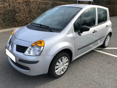 Używany Renault Modus 75 KM (55 kW) 2006 Srebrny Minivan