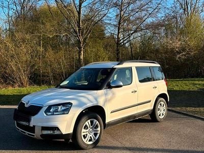 Usata Skoda Yeti 110 CV (80 kW) 2016 Bianco SUV