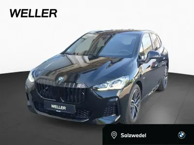 Gebraucht BMW 220 Active Tourer Comfort Edition 150 PS (110 kW) 2025 Black sapphire (schwarz) Van / Kleinbus