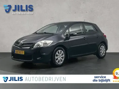 Gebraucht Toyota Auris Comfort 101 PS (74 kW) 2012 Grau Limousine