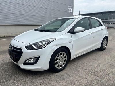Brugt Hyundai i30 Classic 101 HK (74 kW) 2015 Hvid Sedan