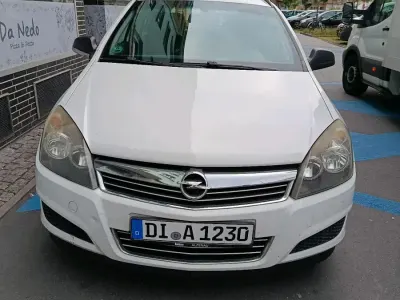 Gebraucht Opel Astra 110 PS (80 kW) 2009 Weiß Kombi