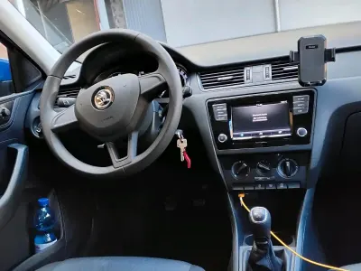Gebraucht Skoda Rapid 95 PS (69 kW) 2019 Blau Kleinwagen