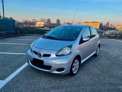 Gebraucht Toyota Aygo City 68 PS (50 kW) 2010 Silber Kleinwagen