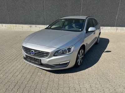 Gebraucht Volvo V60 Momentum 150 PS (110 kW) 2016 Silber Kombi