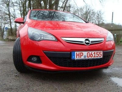 Gebraucht Opel Astra GTC 179 PS (131 kW) 2012 Power rot/traffic red ral3020 Coupé