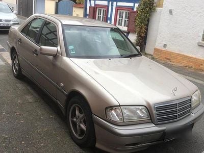 Mercedes C240