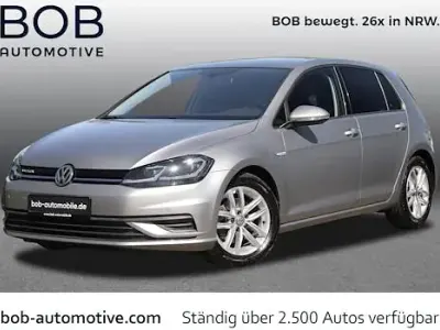 Gebraucht VW Golf VII Comfortline 131 PS (96 kW) 2019 Grau Limousine