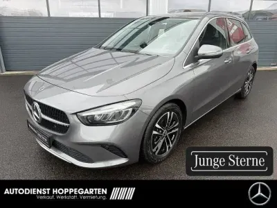 Gebraucht Mercedes B200 Progressive 163 PS (119 kW) 2025 Mountaingrau Kleinwagen