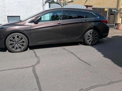 Gebraucht Hyundai i40 Premium 141 PS (103 kW) 2017 Braun Kombi